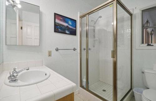 Entire Private Home with 5 Bedrooms 4 Bathrooms, 3-Acres Estate, 3000 sqft, near Winery in Fallbrook, Available Now - Foto 24