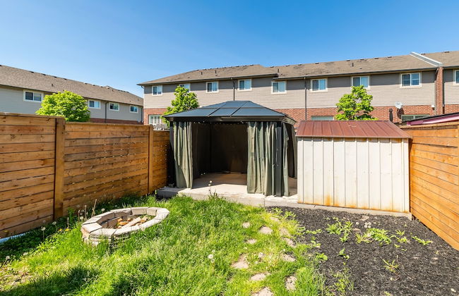 GLOBALSTAY. Modern 3-4 Bedroom Town - Photo 48