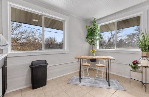 Unit 6: Sleek and modern 1 bedroom - Photo 1