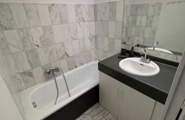 T2 lumineux 4 pers, pisc,plag 2min, park priv,wifi - Foto 15