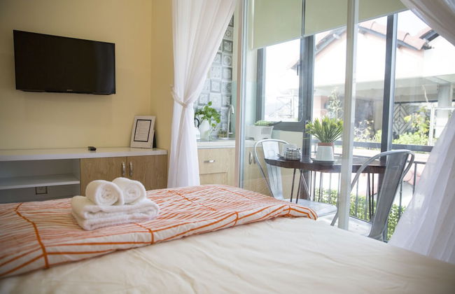 Jen & Friends House - Photo 11