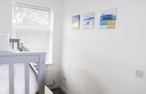 Home Near Etihad, Free Parking, Workplace & Garden - Foto 21