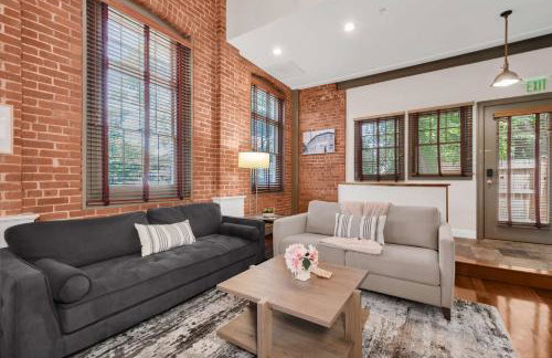 Jennifer's Historic Riverfront Loft Private Patio - Photo 5