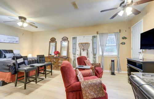 Charming Stone Mountain Studio Deck and No Steps - Foto 1