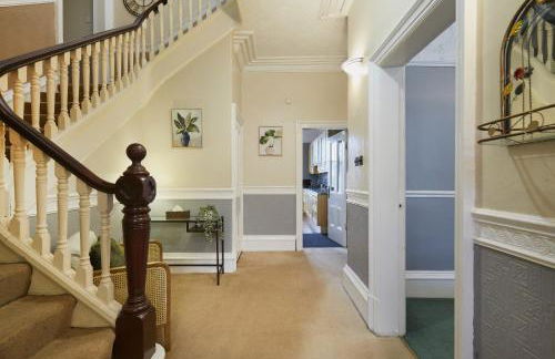 Hayy Contractor House 5 Bedroom Huddersfield Sleeps 18 - Foto 36