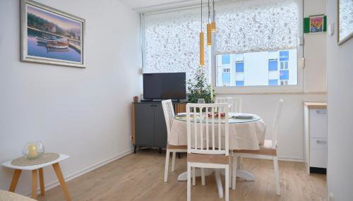 Sunny Apartment - Photo 3