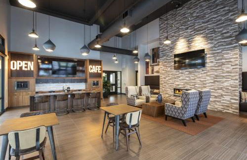 Luxury Condos at Anton Menlo w Pool & Amenities - Photo 25