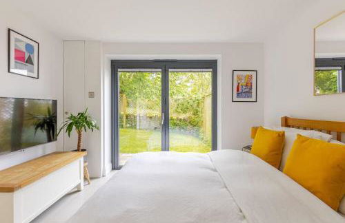 Cosy Cotswolds Retreat near Bath & Castle Combe - Photo 13