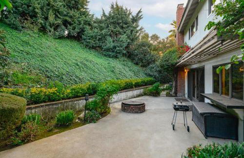 Serene Hilltop Oasis Above the City w Private Pool - Foto 11