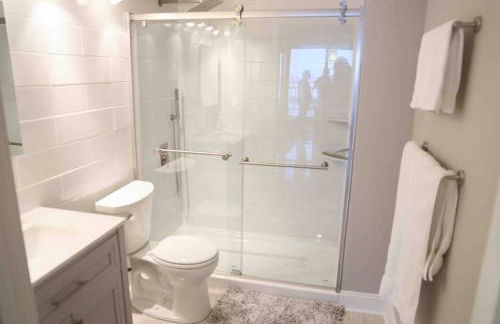 Serenity Escapes Waterfront Atlantic City Condo with Balcony & Free Parking - Foto 11