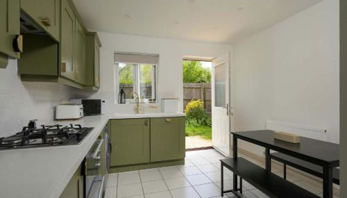 Modern Home on Edge of Cotswolds Private Parking - Foto 3