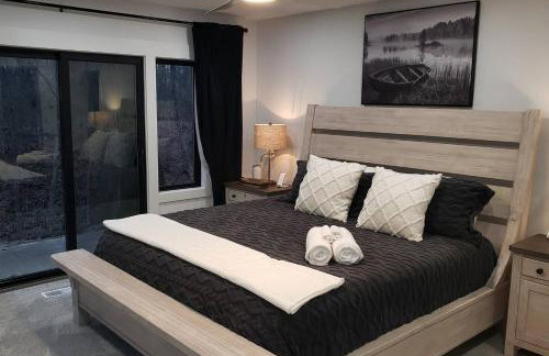 RiverEdge Haven Hot Tub, 5 Beds, Kayaks Near ND - Foto 40