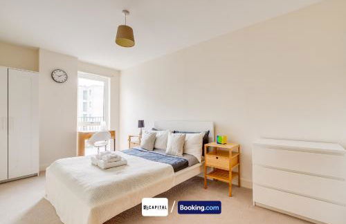 Last-Minute Secure l Sleeps Up to 8 l 2 Bedroom Apt By Capital Retreats Short Lets & Serviced Accommodation London With Balcony, Free WiFi - Foto 6