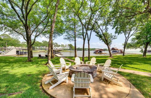 Live Lake Life! Enchanted Oaks Gem with Private Dock - Foto 30