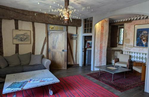 Prieuré du XVème restauré, jardin clos de 2000 m², piscine, cheminée, WiFi fibre, proche église - FR-1-653-219 - Foto 11