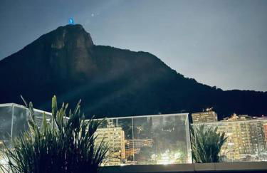 Cobertura Estilosa com Vista Linda e Privacidade - Foto 12