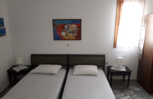 Nikoleta Kolympithres Paros - Photo 5