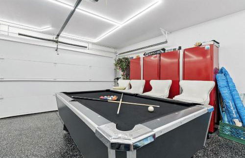 Family Fun 4-bedroom house House with Free Heated Pool & Hot Tub & Game Room & Mini Golf in Chandler - Foto 56