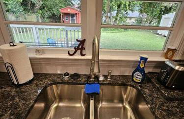 Houndstooth Hideaway 3BR 2BA Home 3mi to UA Campus - Foto 12