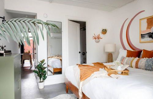 *NEW* The Audrey ~ Downtown | Rooftop Skyline View - Foto 16