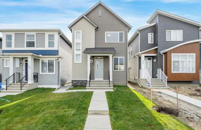 Luxury Modern Home - Livingstone - Photo 30