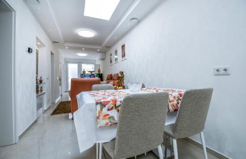 Stylisch und Schick, neue Wohnung, U-Bahn 2 Minuten - Photo 29