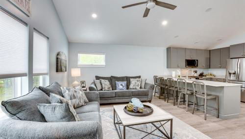 Pet Friendly Higgins Lake Home Firepit and Yard - Foto 5