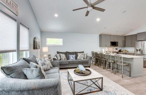 Pet Friendly Higgins Lake Home Firepit and Yard - Foto 5