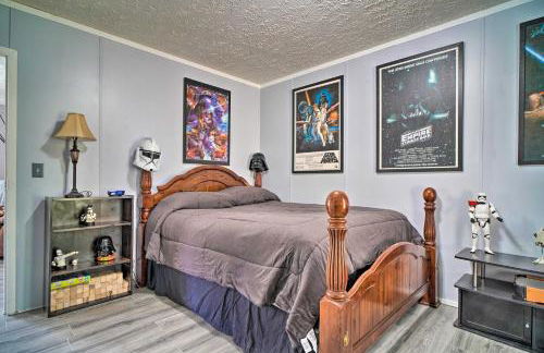 Bring Your Pets! Midway Abode with Yard and Fire Pit - Foto 20