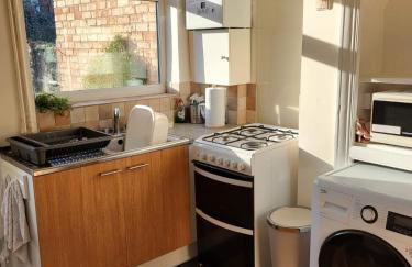 Comfy home for 4-5 people with garden near uni & QMC 2 nights minimum - Foto 19