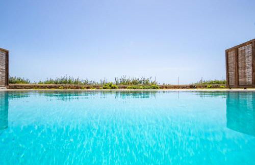 Cato Agro 3, Seafront Villa with Private Pool - Photo 3