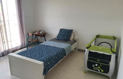 Haut de maison tout confort avec jardin et balcons - Foto 16