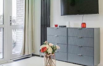 Lovely 2-Bedroom Condo With Balcony and Park View - Foto 9