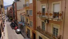 Charming Three Bedroom Apartment in Alcoi (with WIFI) - Foto 3