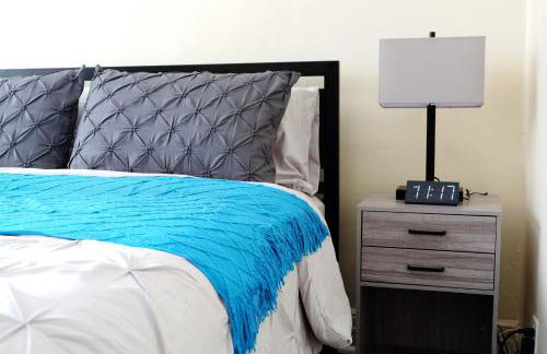 Newly Renovated - Minutes from the City - Foto 4