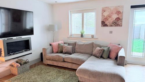Luxury House - Sleeps 6 - near Nec Parking - Foto 2, furniture