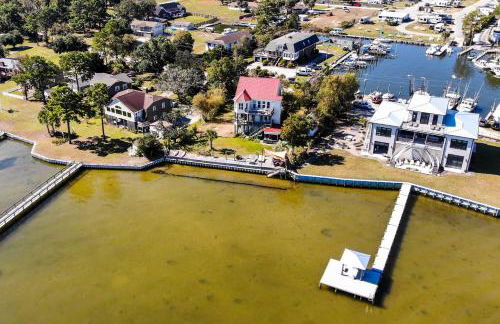 Charming Waterfront Home Fish, Boat and More! - Foto 37