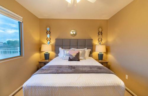 Heated Pool • Mini Golf • Huge Backyard • King Bed - Foto 26