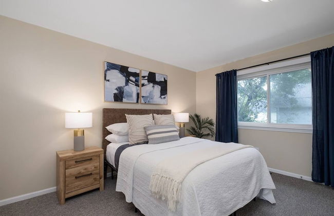 Chic Remodeled Retreat Near Emu: Easy Commute 2 Bedroom Apts - Foto 2