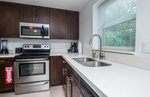 Spacious entire Apartment with Free Parking - Foto 8