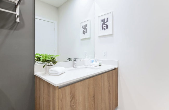 Poolside District Condo - We Host - Foto 54