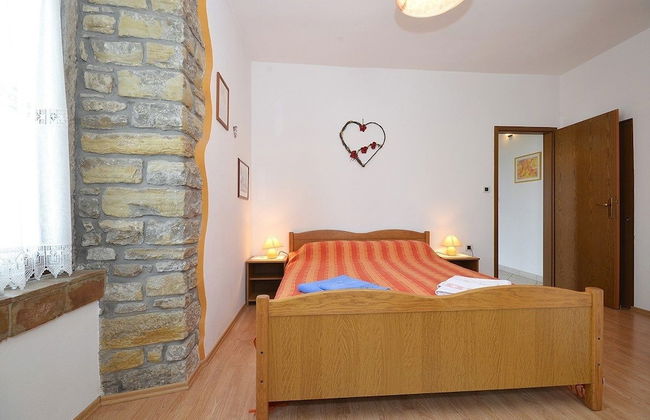 Bella Vista Apartments - Photo 6