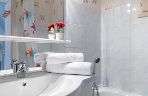 Apartment Belle vue Mer et Piscine by Interhome - Photo 10