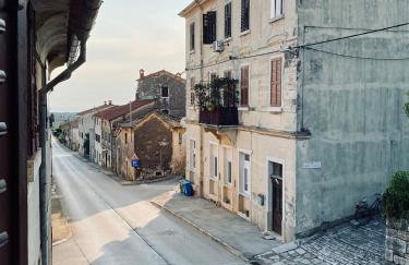 The Village View Apartment - Photo 20