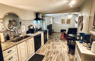 Golden Hour Getaway - Photo 5