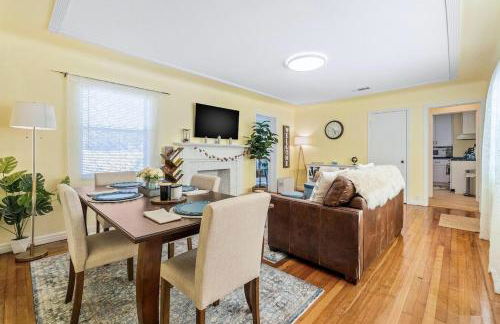 Visit Nonna's Beach Cottage & Enjoy the Sunshine with a Short Walk to the Beach! - Foto 5