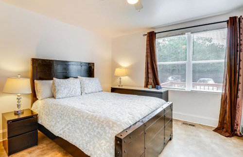 Stroll to Shore Quaint Condo with Deck in Norfolk - Photo 9