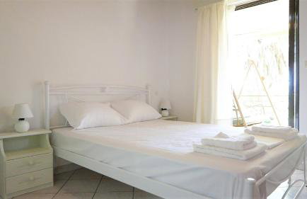 Amarynthos Beachfront Vacation House with garden - Foto 14