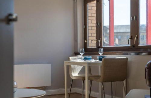 Stunning 1 Bed Merchant City Apartment with Parking - Foto 20