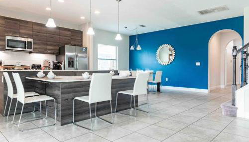 SPACIOUS 6bdrm Villa near ALL the attractions!! - Foto 5